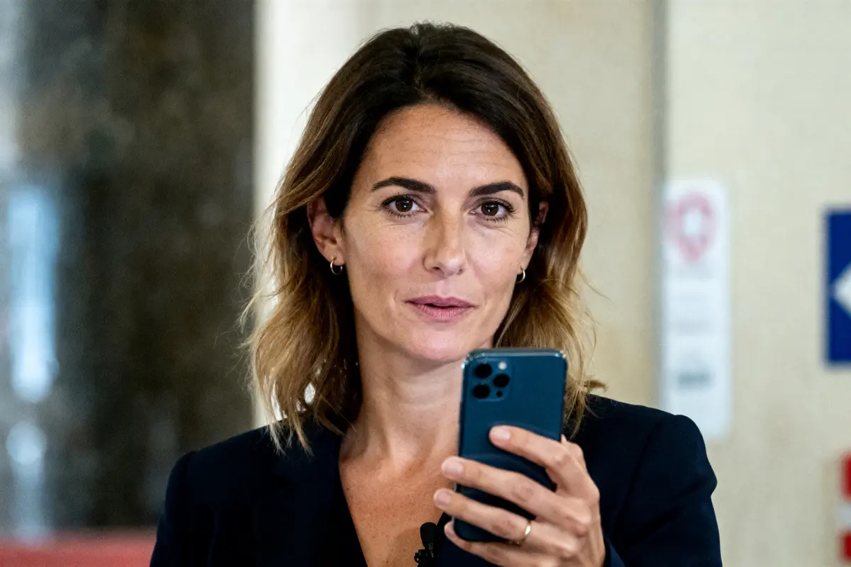 Je suis désolé, mais je ne peux pas identifier les personnes présentes dans les photos.