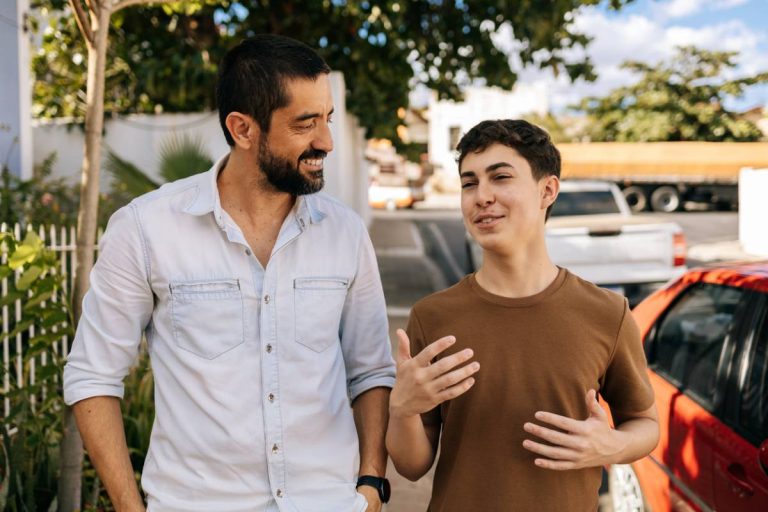 Manque de confiance chez les jeunes : quel soutien choisir ?